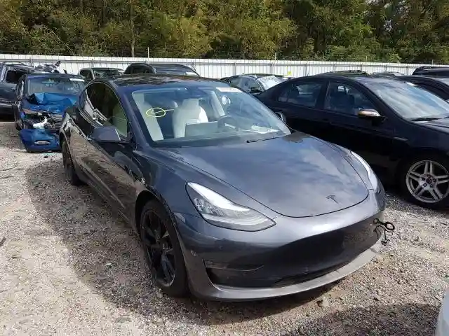 5YJ3E1EB0JF079333 2018 TESLA MODEL 3-0