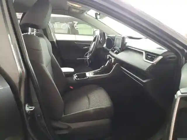 JTMRWRFV5LD063590 2020 TOYOTA RAV4 XLE-4