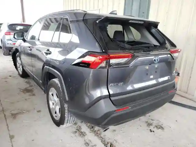 JTMRWRFV5LD063590 2020 TOYOTA RAV4 XLE-2