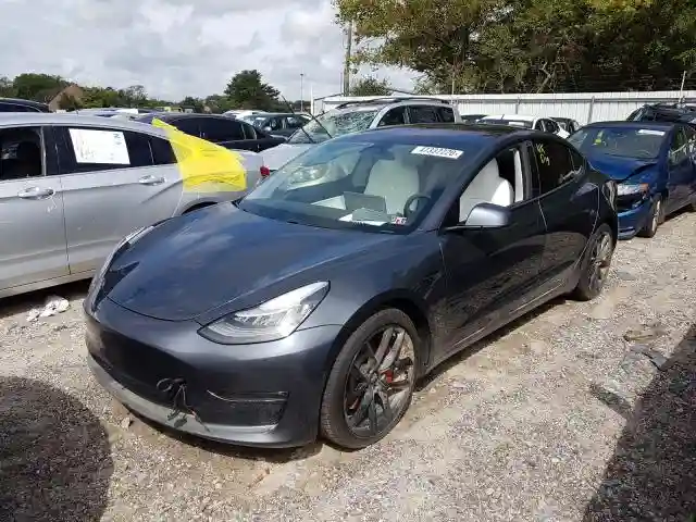 5YJ3E1EB0JF079333 2018 TESLA MODEL 3-1