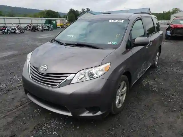 5TDKZ3DC7HS780415 2017 TOYOTA SIENNA LE-1