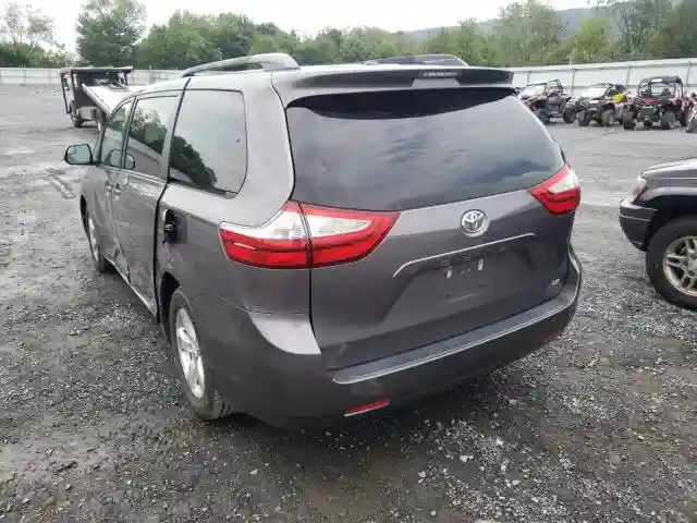 5TDKZ3DC7HS780415 2017 TOYOTA SIENNA LE-2