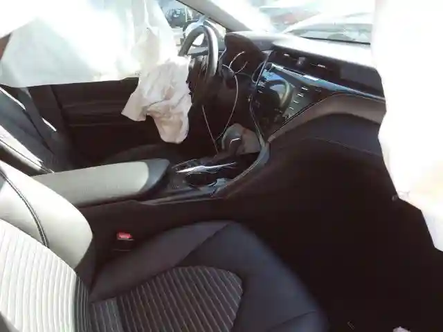 4T1B21HK0KU517594 2019 TOYOTA CAMRY HYBRID-4