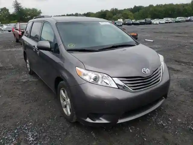 5TDKZ3DC7HS780415 2017 TOYOTA SIENNA LE-0