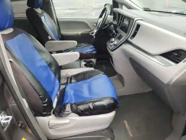 5TDKZ3DC7HS780415 2017 TOYOTA SIENNA LE-4