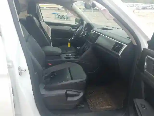 1V2KR2CA3JC588599 2018 VOLKSWAGEN ATLAS SE-4