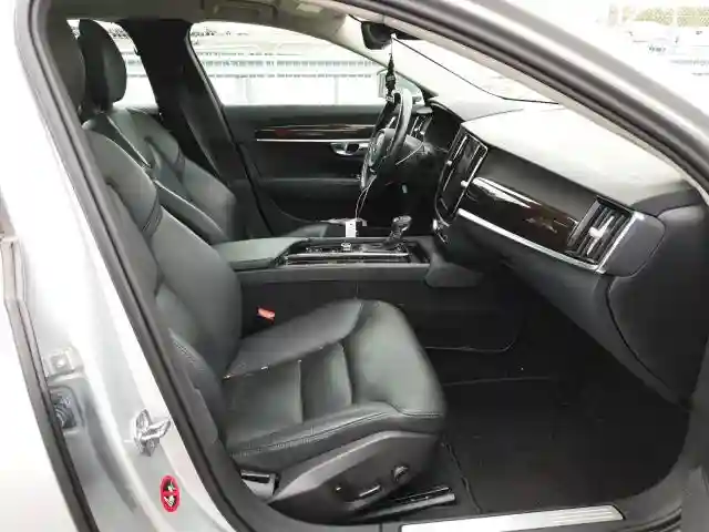 LVY982MK2JP015351 2018 VOLVO S90 T5 MOMENTUM-4
