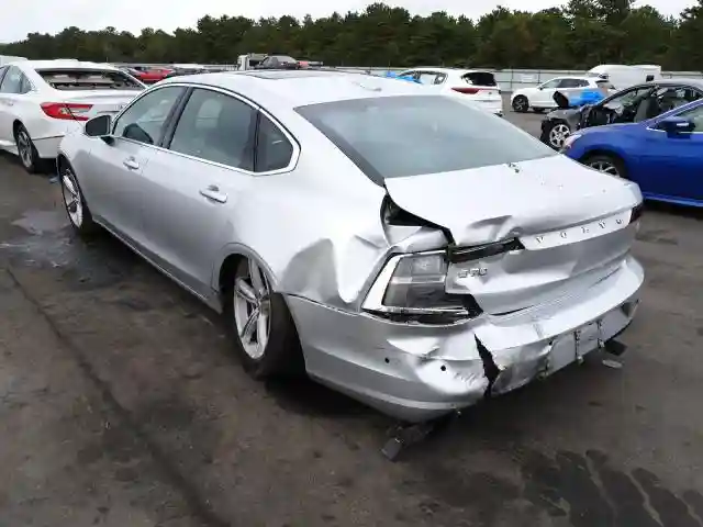 LVY982MK2JP015351 2018 VOLVO S90 T5 MOMENTUM-2