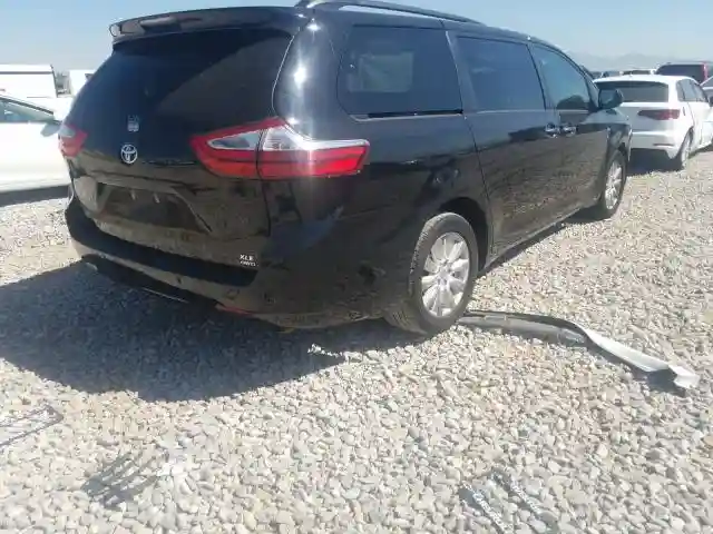 5TDDZ3DC0HS179940 2017 TOYOTA SIENNA XLE-3