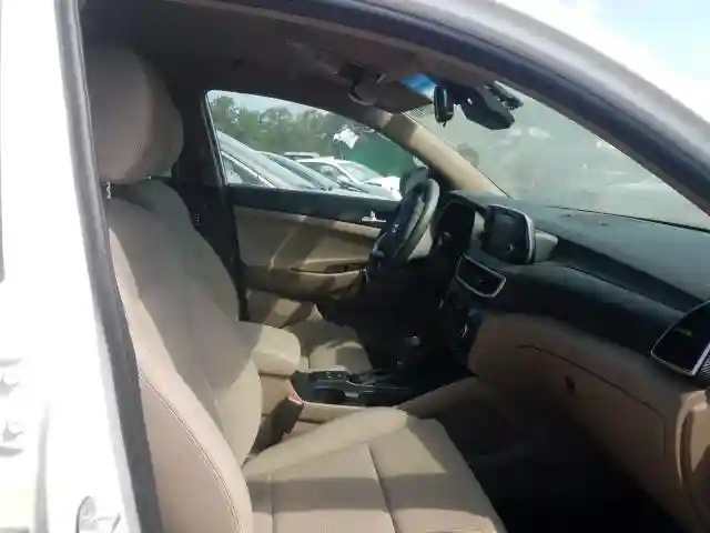 KM8J33AL9KU902403 2019 HYUNDAI TUCSON LIMITED-4