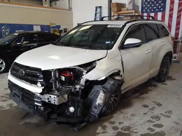 5TDKZRFHXHS520134 2017 TOYOTA HIGHLANDER SE-1