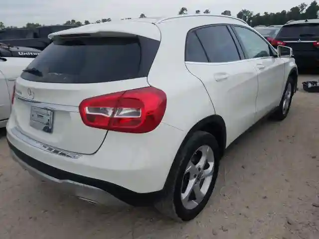 WDCTG4EB5JJ413113 2018 MERCEDES-BENZ GLA 250-3