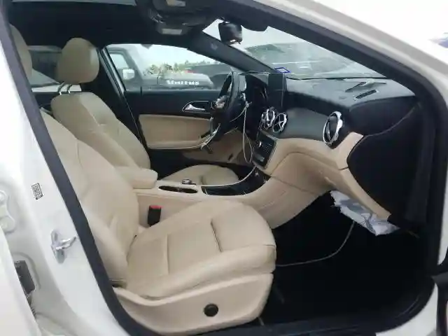 WDCTG4EB5JJ413113 2018 MERCEDES-BENZ GLA 250-4