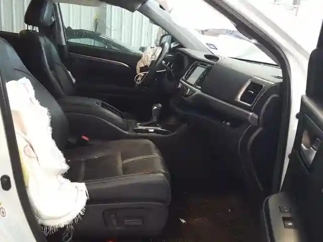 5TDKZRFHXHS520134 2017 TOYOTA HIGHLANDER SE-4