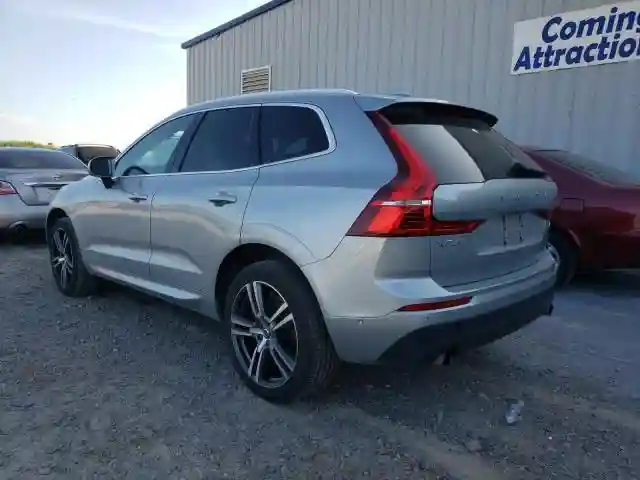 YV4A22RK0J1006145 2018 VOLVO XC60 T6 MOMENTUM-2