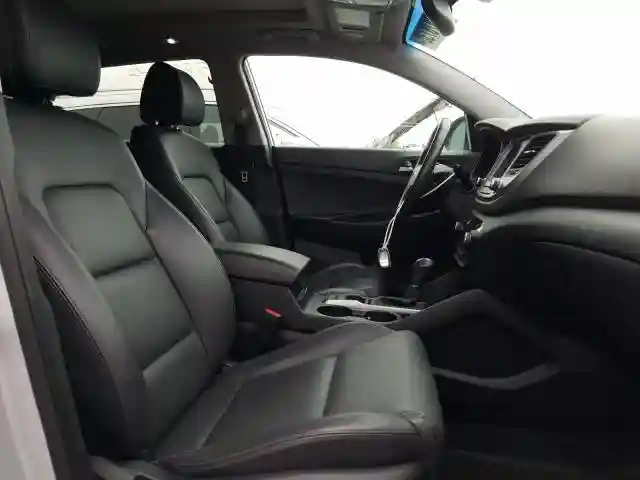 KM8J3CA49HU453287 2017 HYUNDAI TUCSON LIMITED-4