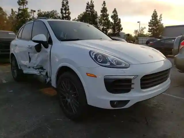 WP1AA2A28HKA90428 2017 PORSCHE CAYENNE-0