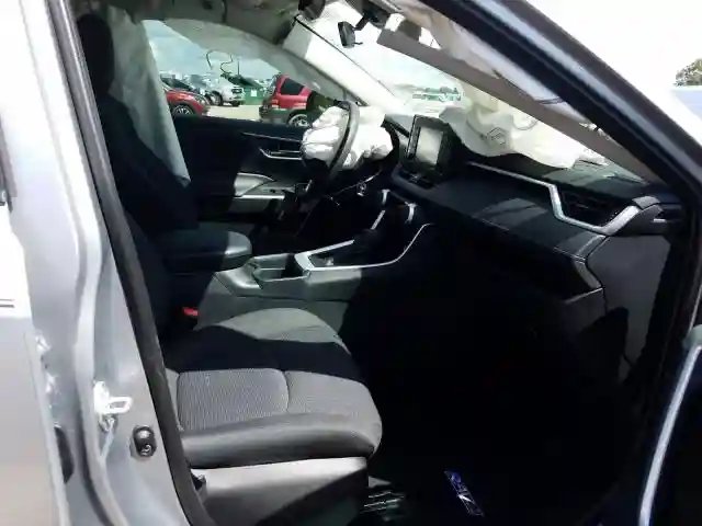 2T3H1RFV3LC076711 2020 TOYOTA RAV4 LE-4