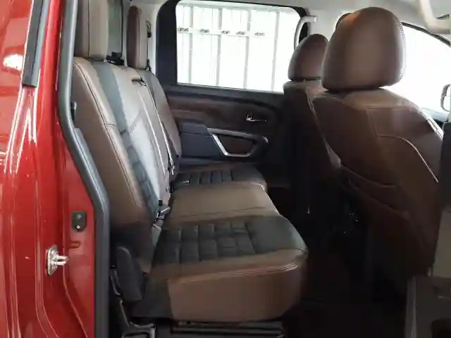 1N6AA1E58HN536394 2017 NISSAN TITAN SV-5