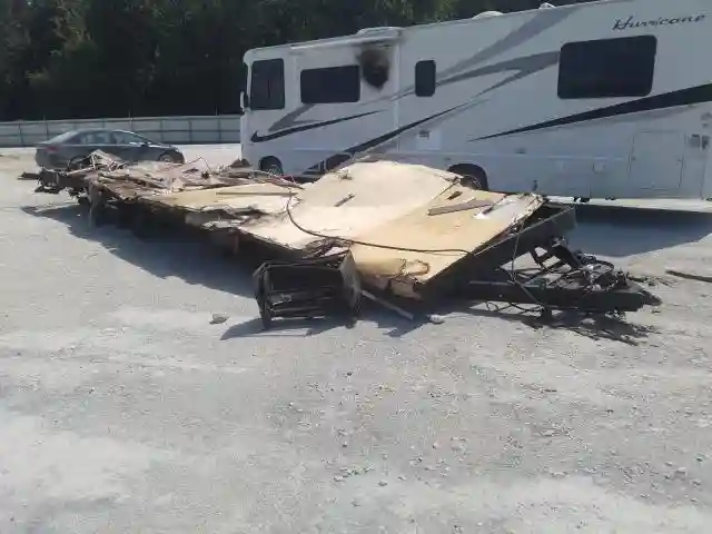 4X4TSVH28GL****** 2016 WILDWOOD SURVEYOR-0