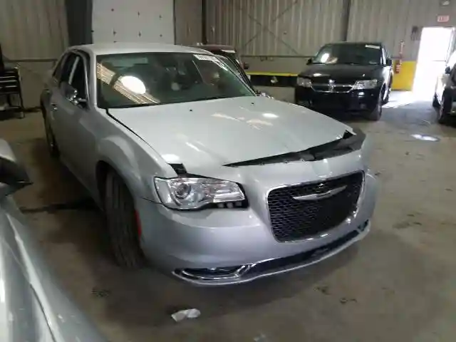 2C3CCAKG6KH660843 2019 CHRYSLER 300 LIMITED-0