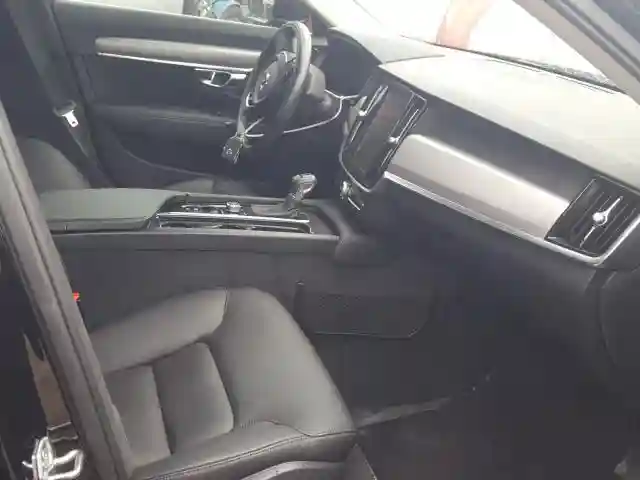 YV1A22MK2H1003522 2017 VOLVO S90 T6 MOMENTUM-4