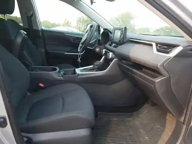 2T3F1RFV6KC050920 2019 TOYOTA RAV4 LE-4