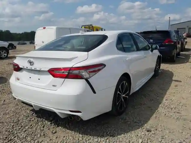 4T1B11HK3KU828827 2019 TOYOTA CAMRY L-3