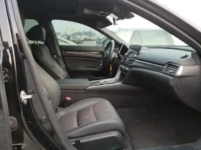 1HGCV2F35JA034542 2018 HONDA ACCORD SPORT-4