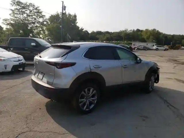 3MVDMADLXLM128519 2020 MAZDA CX-30 PREFERRED-3
