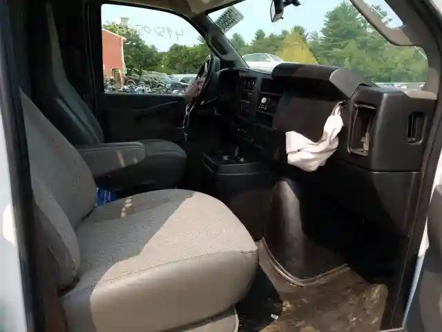 1GTW7AFG4J1345009 2018 GMC SAVANA G2500-4