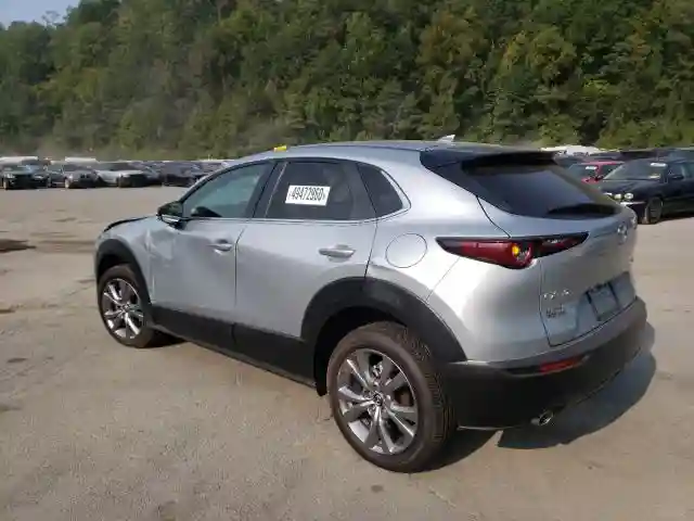 3MVDMADLXLM128519 2020 MAZDA CX-30 PREFERRED-2