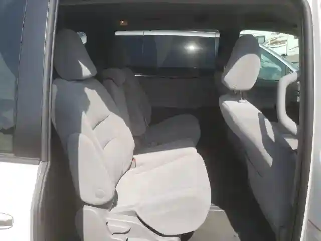 5TDKZ3DC0KS987378 2019 TOYOTA SIENNA LE-5