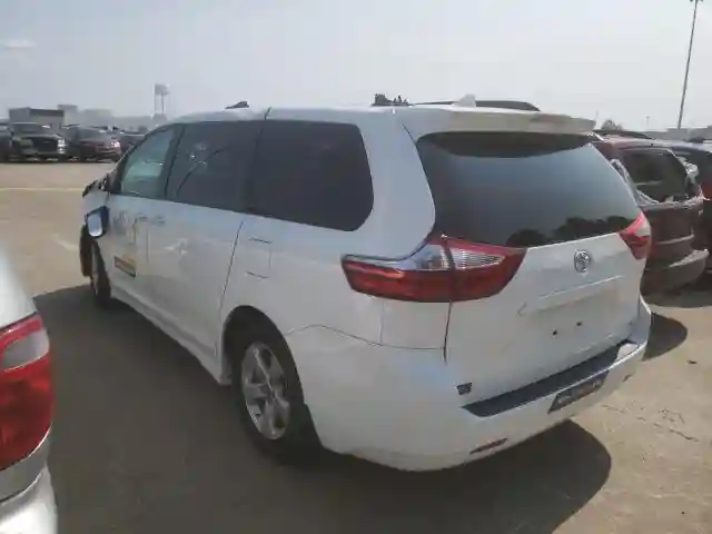 5TDKZ3DC0KS987378 2019 TOYOTA SIENNA LE-2