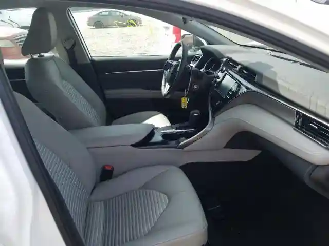 4T1B11HK3KU828827 2019 TOYOTA CAMRY L-4