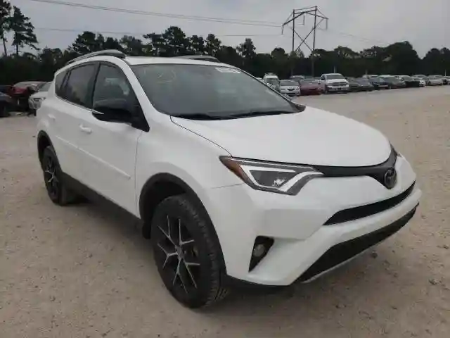 JTMNFREVXJJ154692 2018 TOYOTA RAV4 SE-0