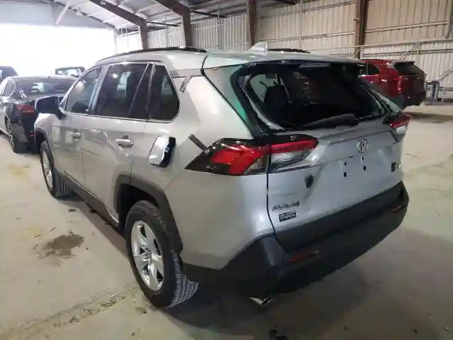 2T3W1RFV8LW093915 2020 TOYOTA RAV4 XLE-2