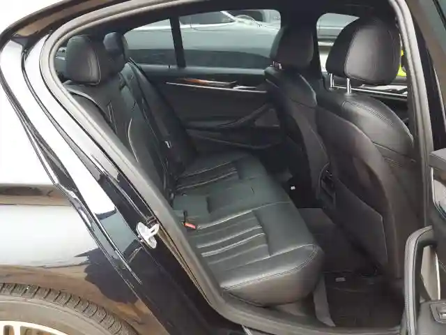 WBAJE7C31HG887127 2017 BMW 540 XI-5