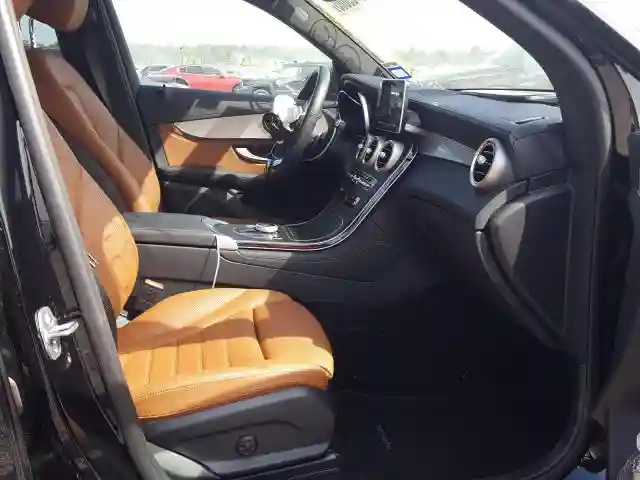 WDC0G4JB6KF586071 2019 MERCEDES-BENZ GLC 300-4