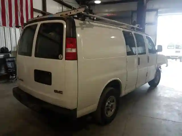 1GTW7AFG4J1345009 2018 GMC SAVANA G2500-3