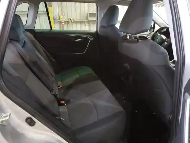 2T3W1RFV8LW093915 2020 TOYOTA RAV4 XLE-5