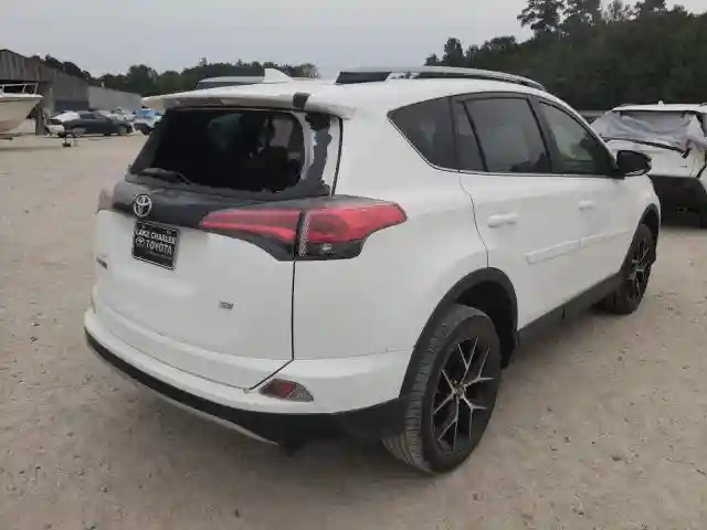 JTMNFREVXJJ154692 2018 TOYOTA RAV4 SE-3