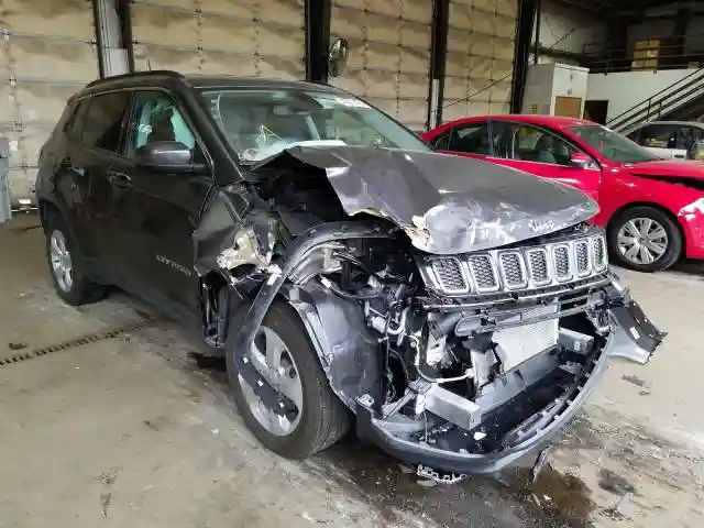 3C4NJDBB5KT813378 2019 JEEP COMPASS LATITUDE-0