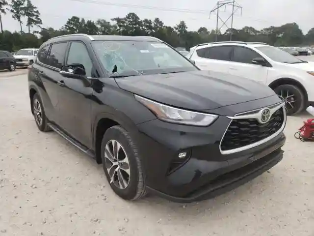 5TDGZRAH7LS511042 2020 TOYOTA HIGHLANDER XLE-0