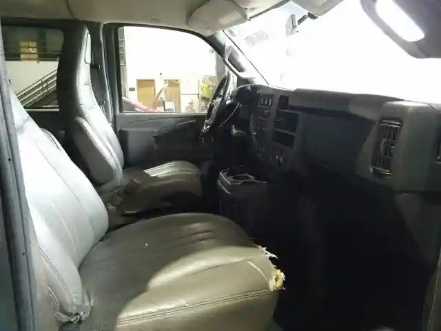 1GNWGEFG2H1100184 2017 CHEVROLET EXPRESS G2500 LS-4