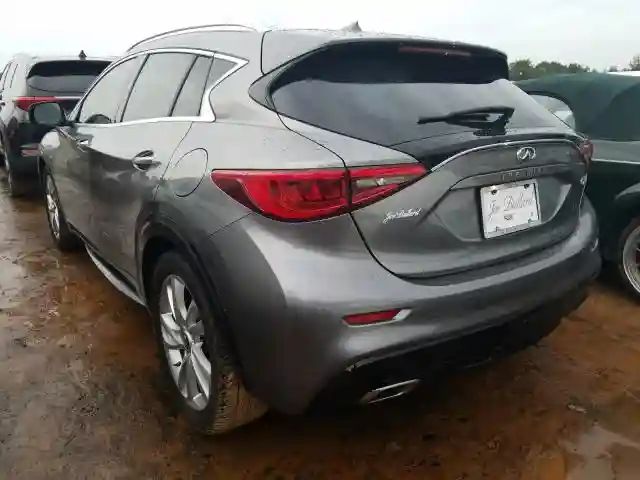 SJKCH5CP5HA024020 2017 INFINITI QX30 BASE-2