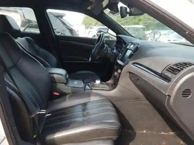 2C3CCABG9KH516185 2019 CHRYSLER 300 S-4
