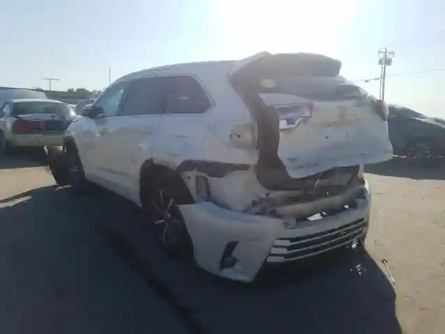 5TDJZRFH1HS394712 2017 TOYOTA HIGHLANDER SE-2
