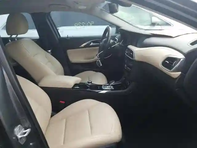 SJKCH5CP5HA024020 2017 INFINITI QX30 BASE-4