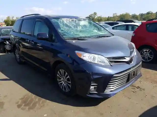 5TDYZ3DC2JS915154 2018 TOYOTA SIENNA XLE-0